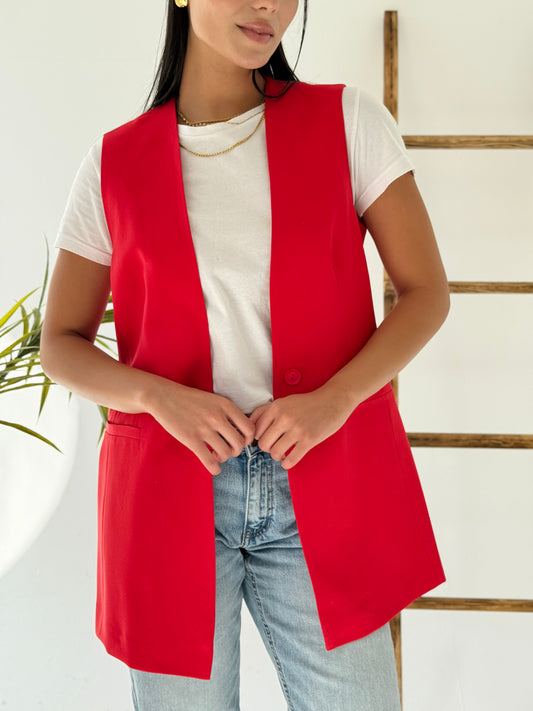 Collarless vest in red