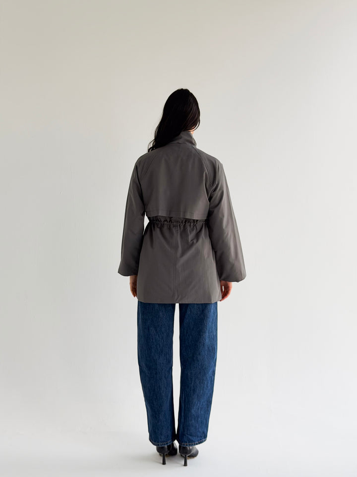 Daily Essential in light gray