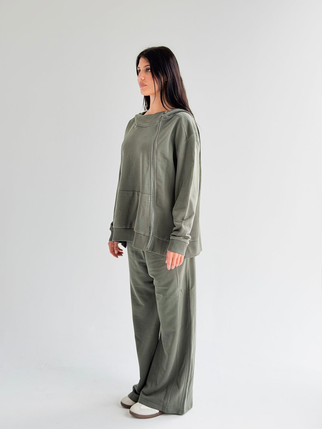 The Go-To Set in olive