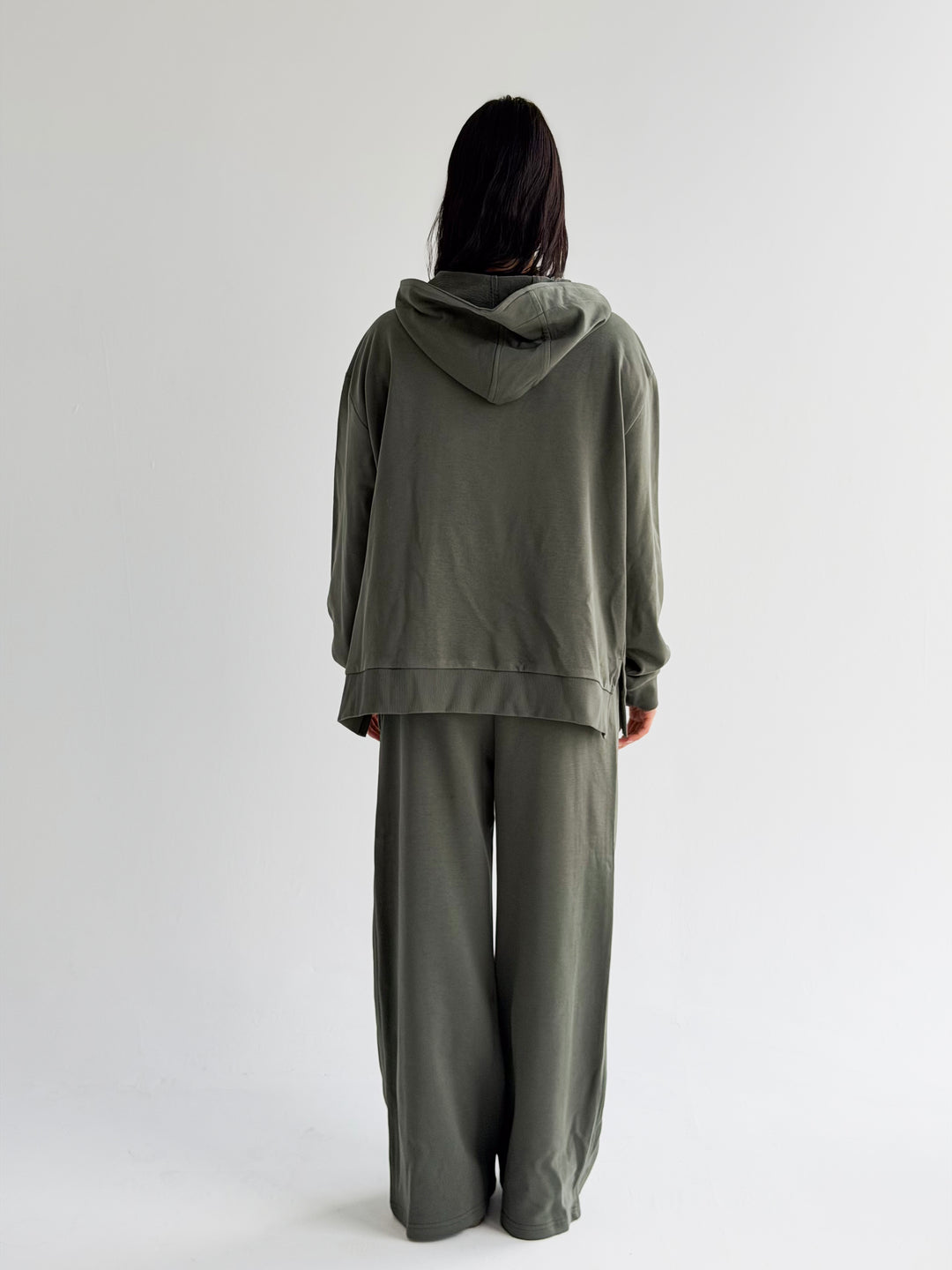 The Go-To Set in olive