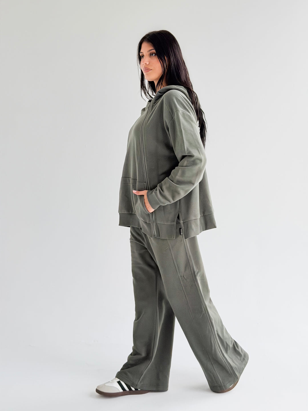 The Go-To Set in olive