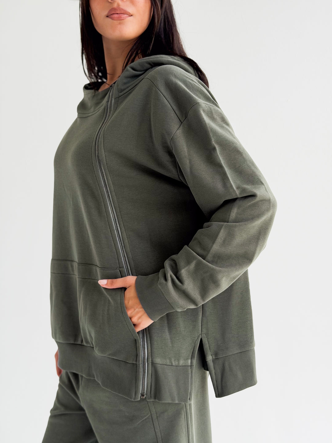 The Go-To Set in olive