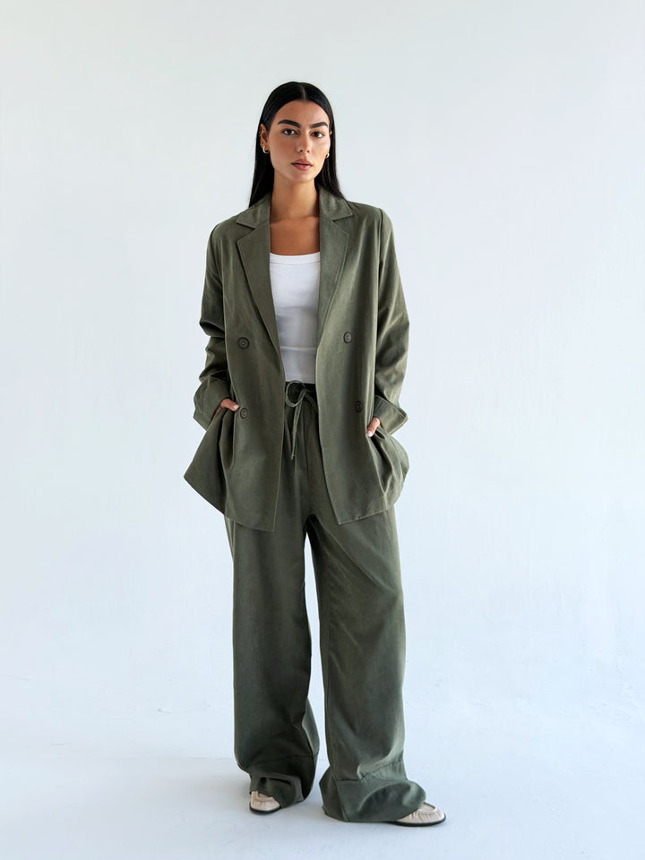 Signature set in Olive