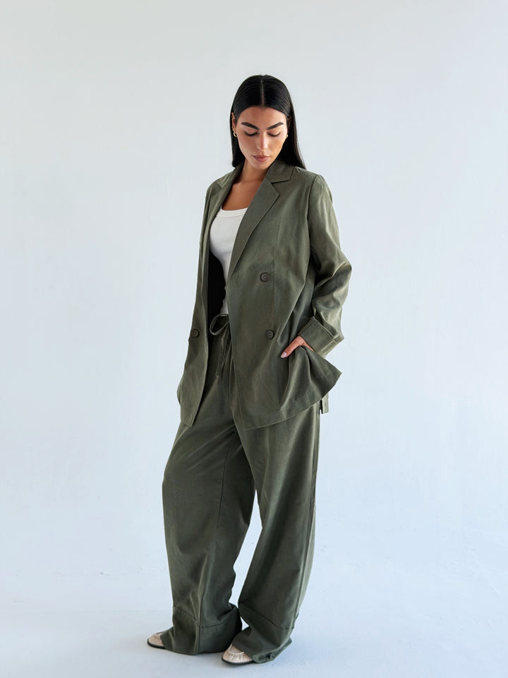 Signature set in Olive