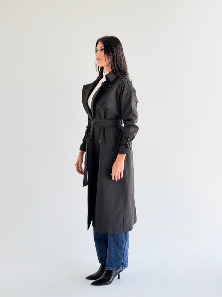 Signature trench coat in Black