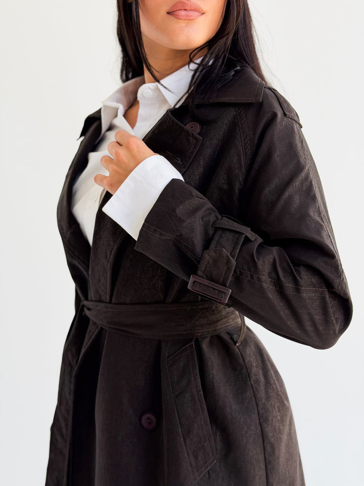 Signature trench coat (leather effect )in Brown