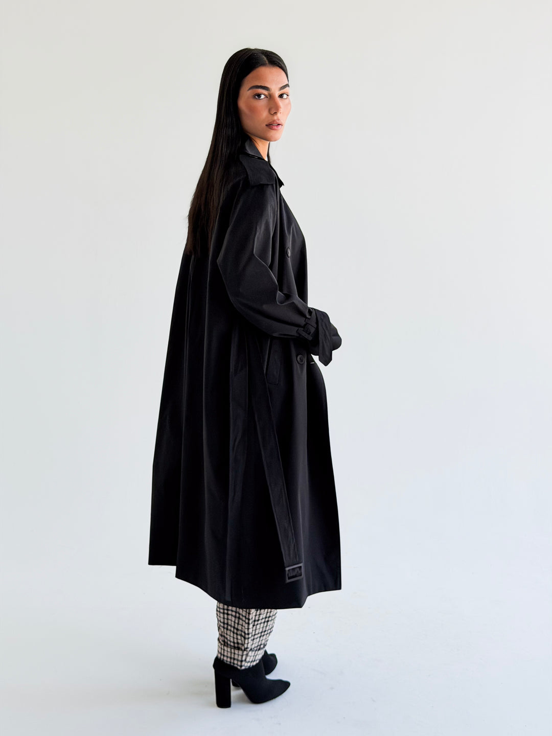 The Classic edit trench coat in Black