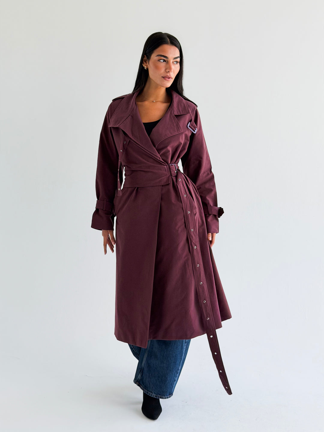 Double Eyelet trench coat in Burgundy