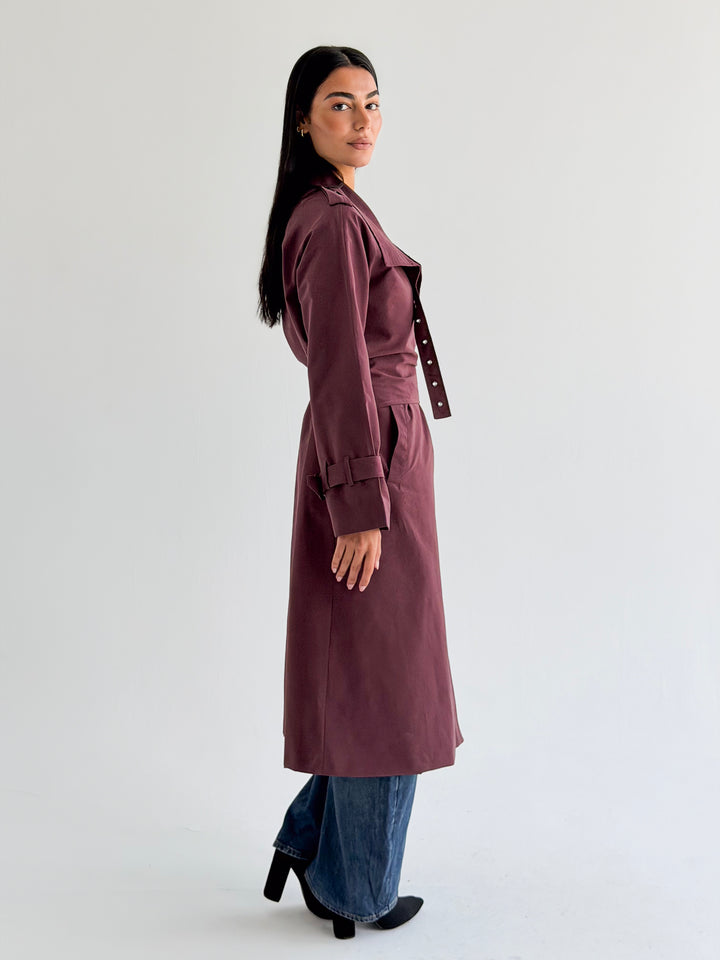 Double Eyelet trench coat in Burgundy