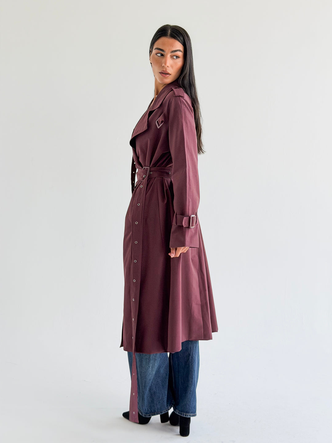 Double Eyelet trench coat in Burgundy