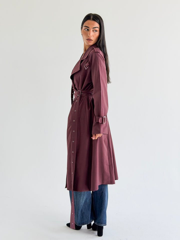Double Eyelet trench coat in Burgundy