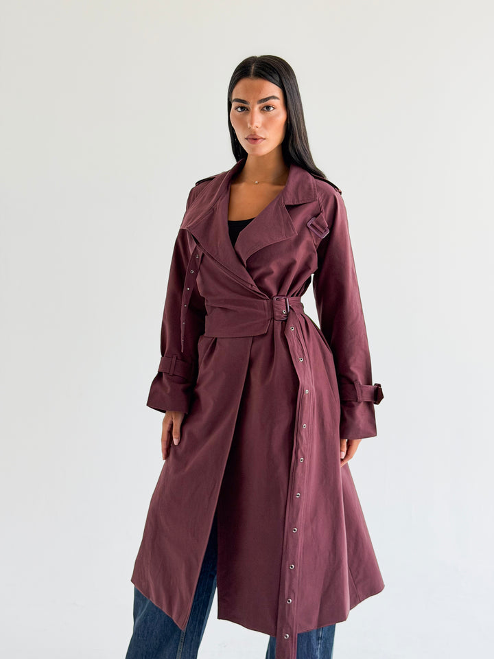 Double Eyelet trench coat in Burgundy