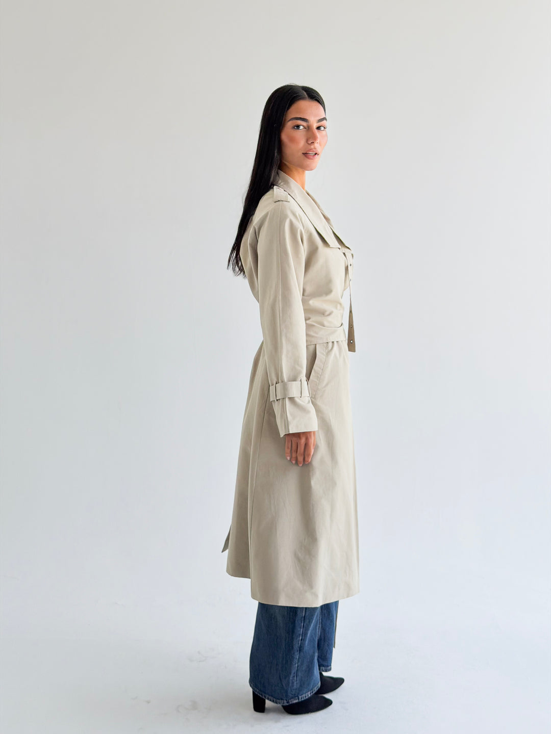 Double Eyelet trench coat in Beige