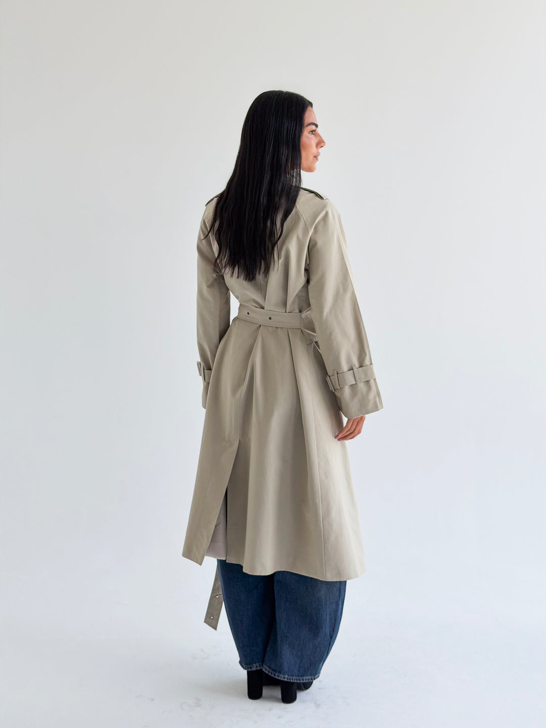 Double Eyelet trench coat in Beige