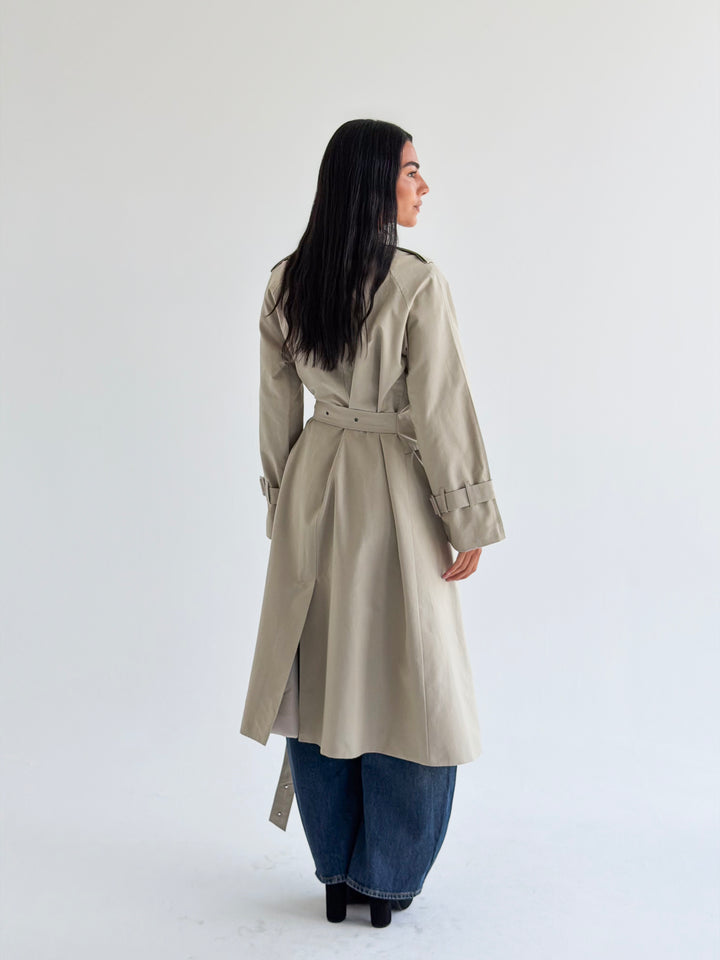 Double Eyelet trench coat in Beige