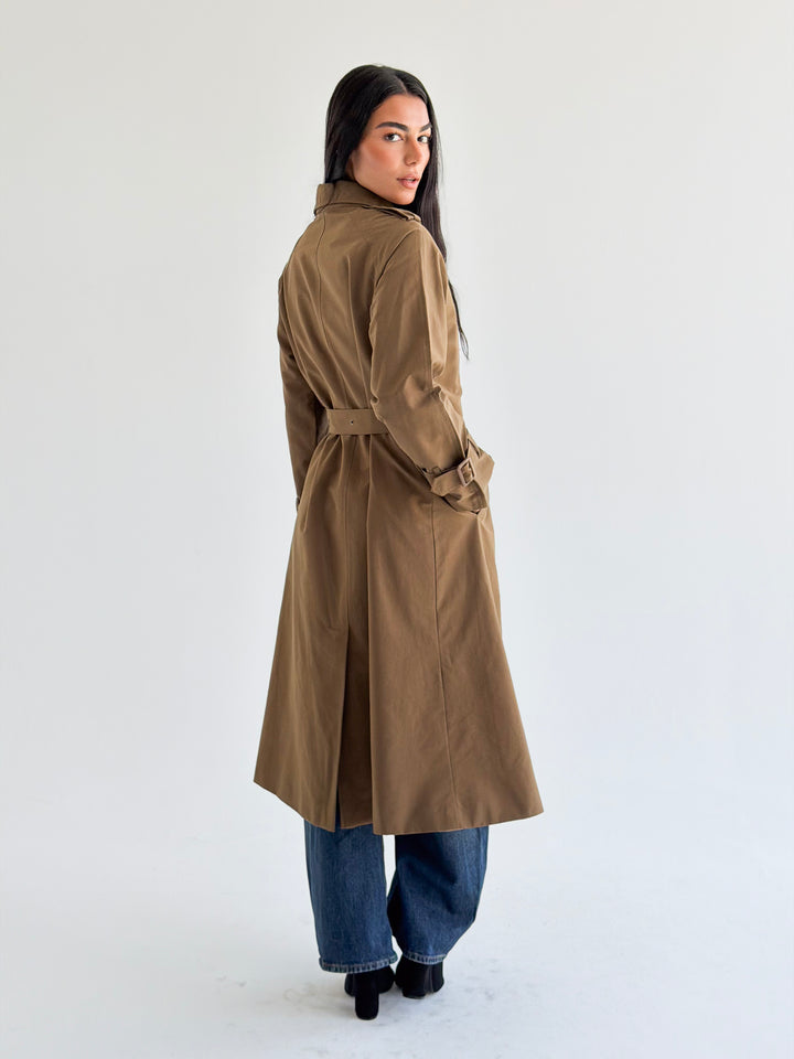 Double Eyelet trench coat in Camel