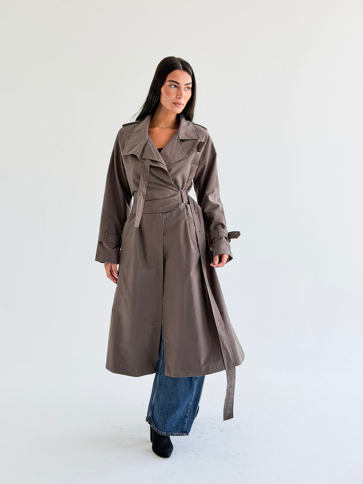 Double Eyelet trench coat in Gray