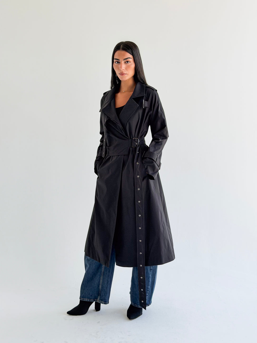 Double Eyelet trench coat in Black