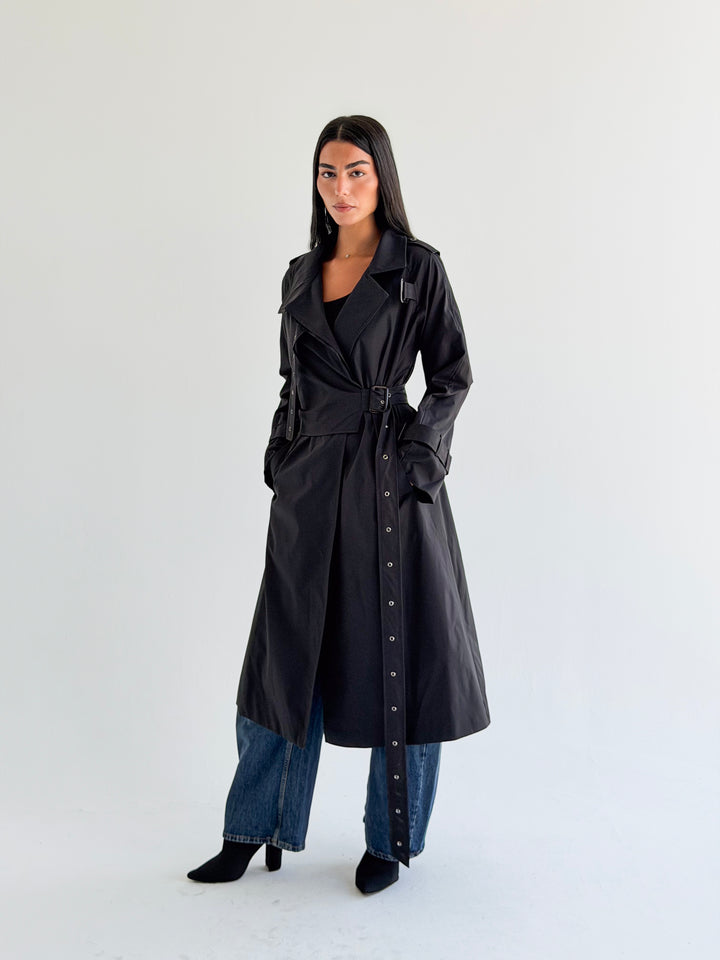 Double Eyelet trench coat in Black