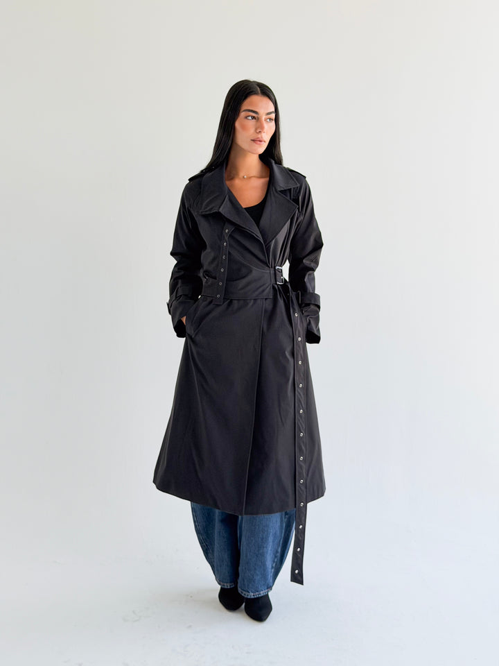 Double Eyelet trench coat in Black