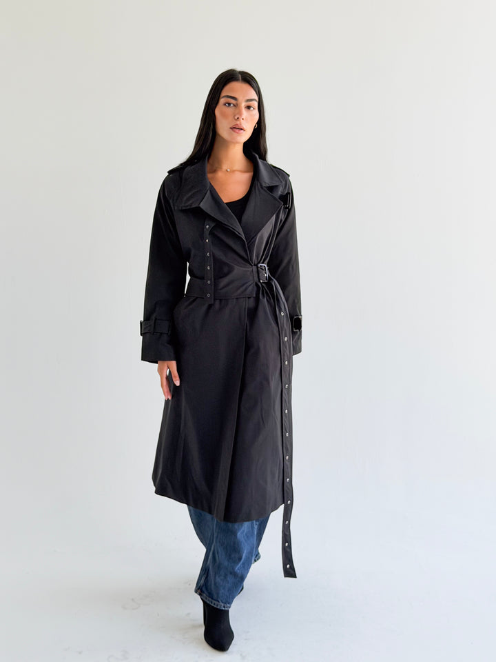 Double Eyelet trench coat in Black