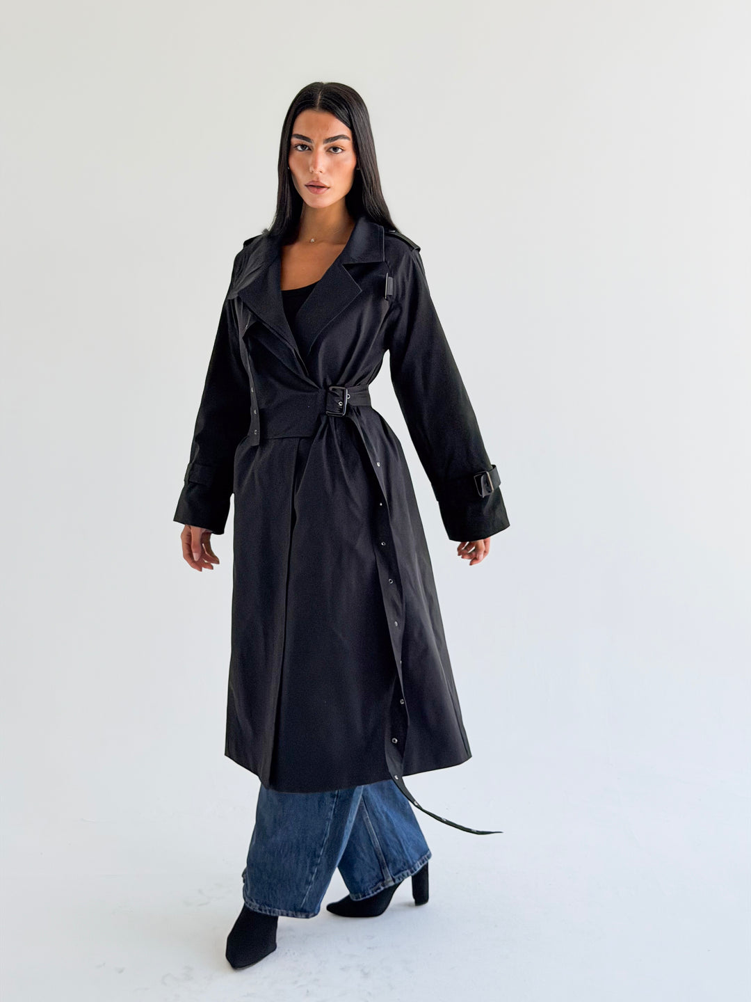 Double Eyelet trench coat in Black