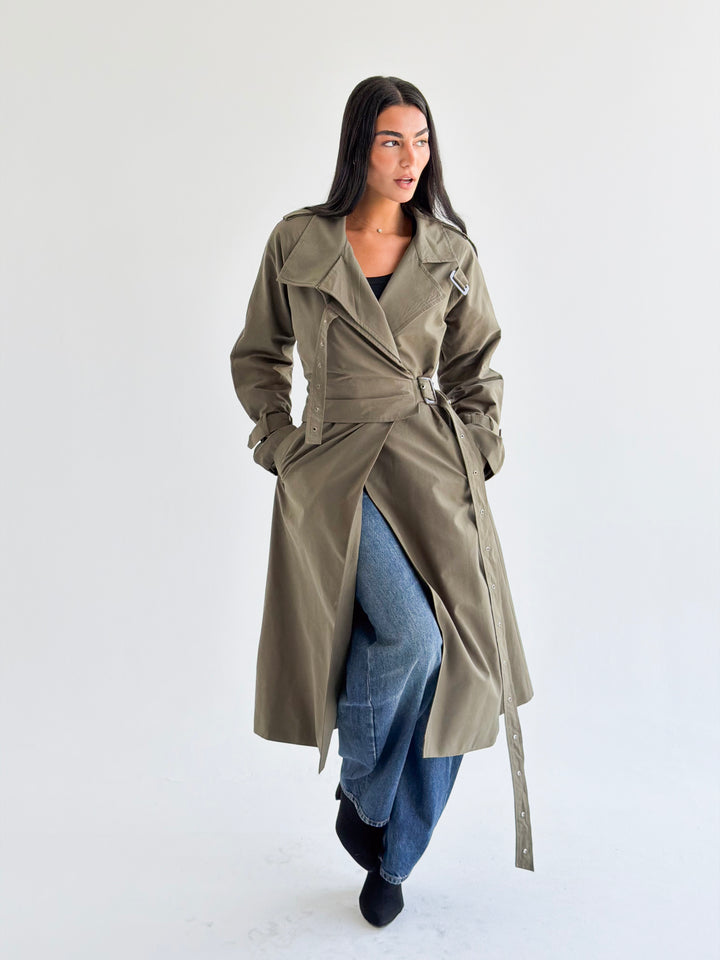 Double Eyelet trench coat in Olive