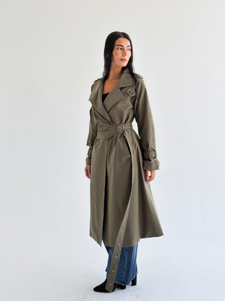 Double Eyelet trench coat in Olive