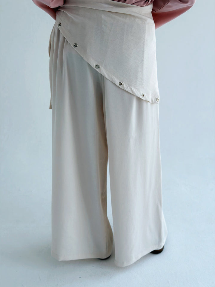 Flow pants in off white