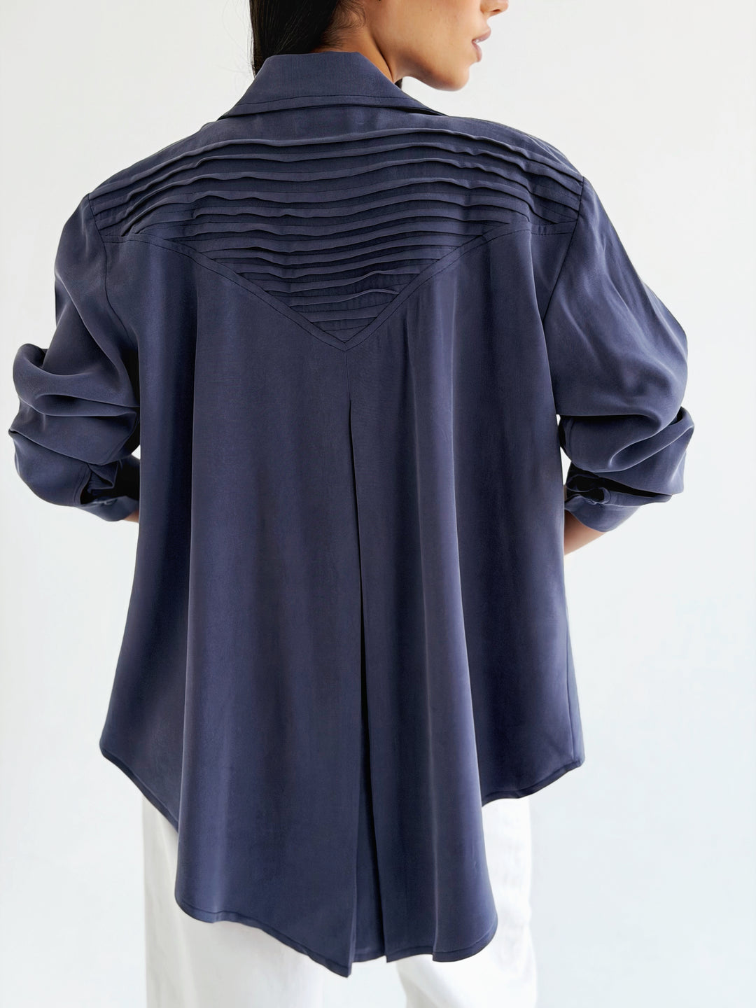 High and low shirt in navy blue