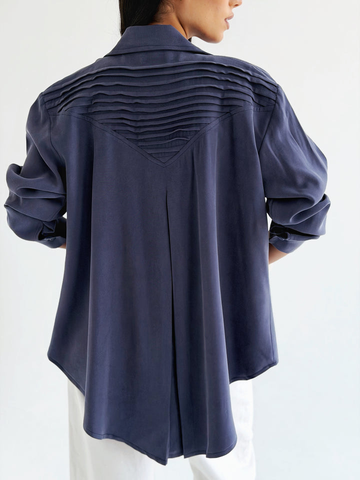 High and low shirt in navy blue