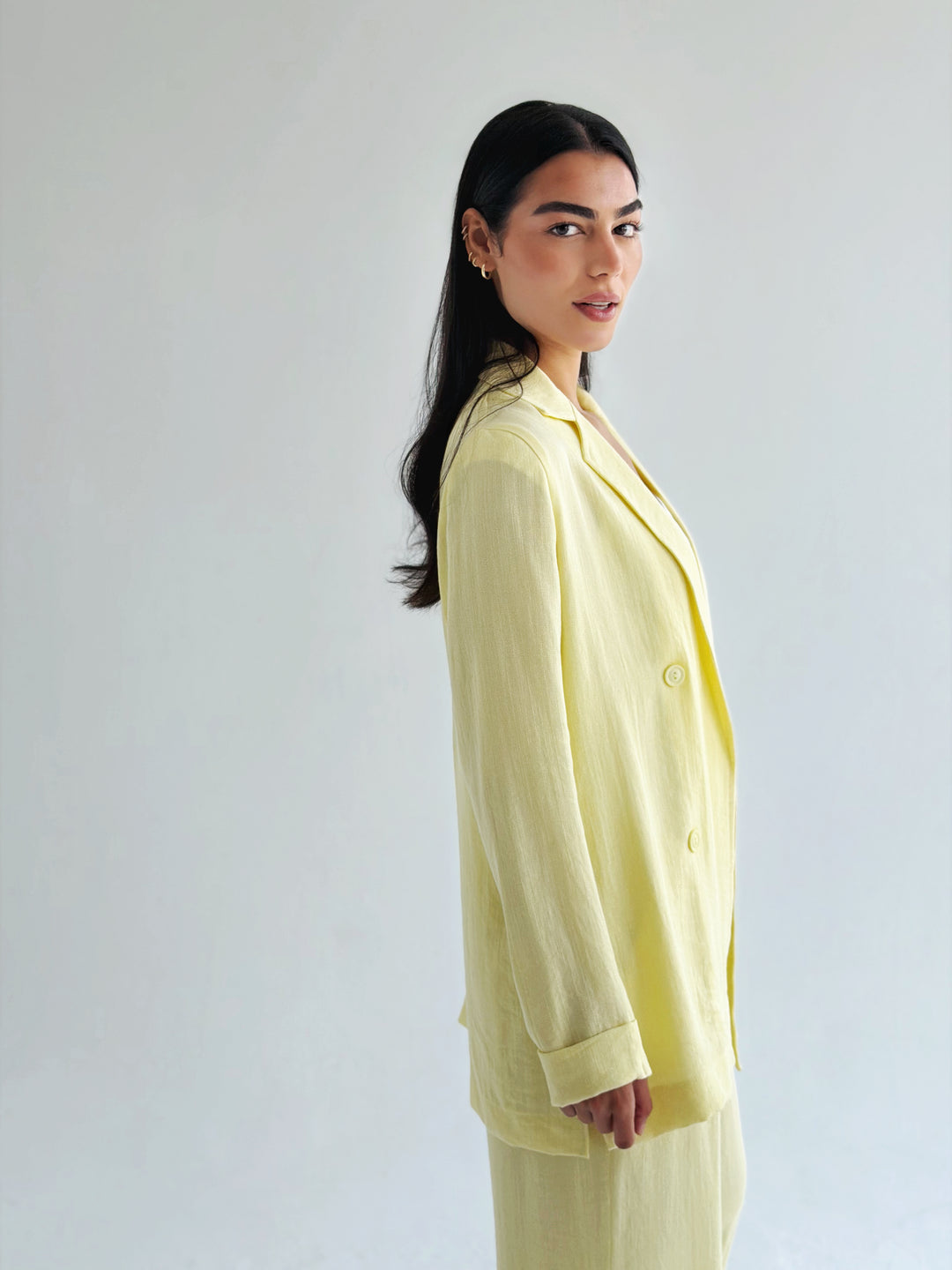 Linen mood set in Butter yellow
