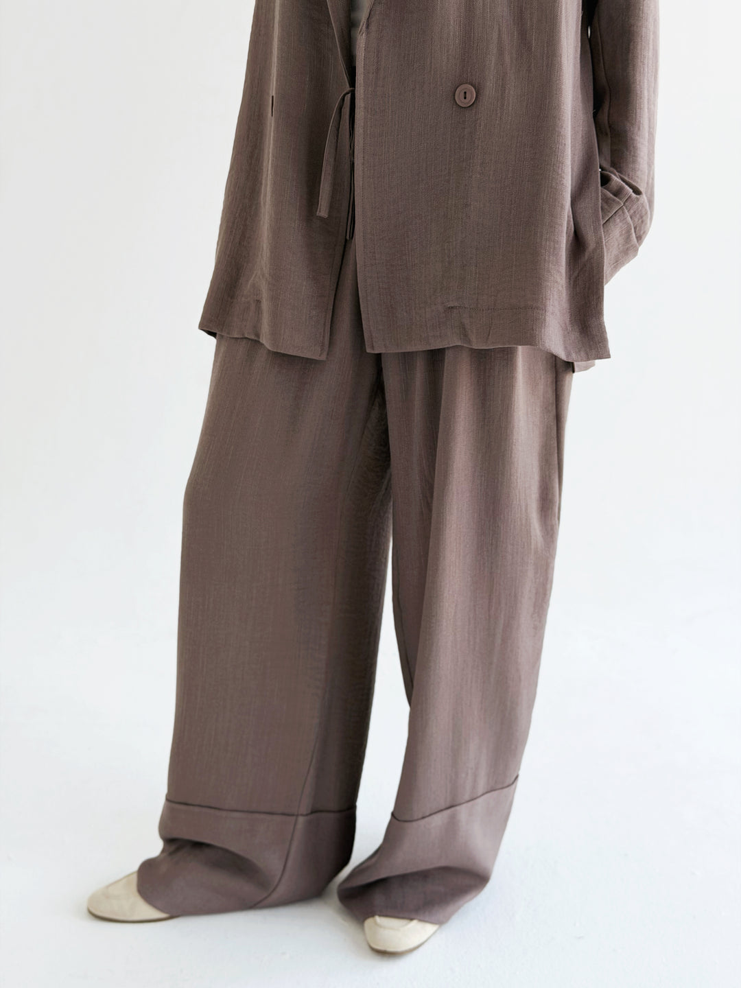 Linen mood set in Brown