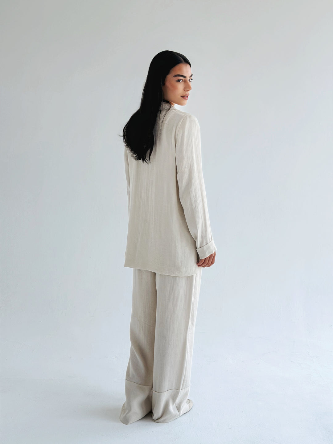 Linen mood set in beige