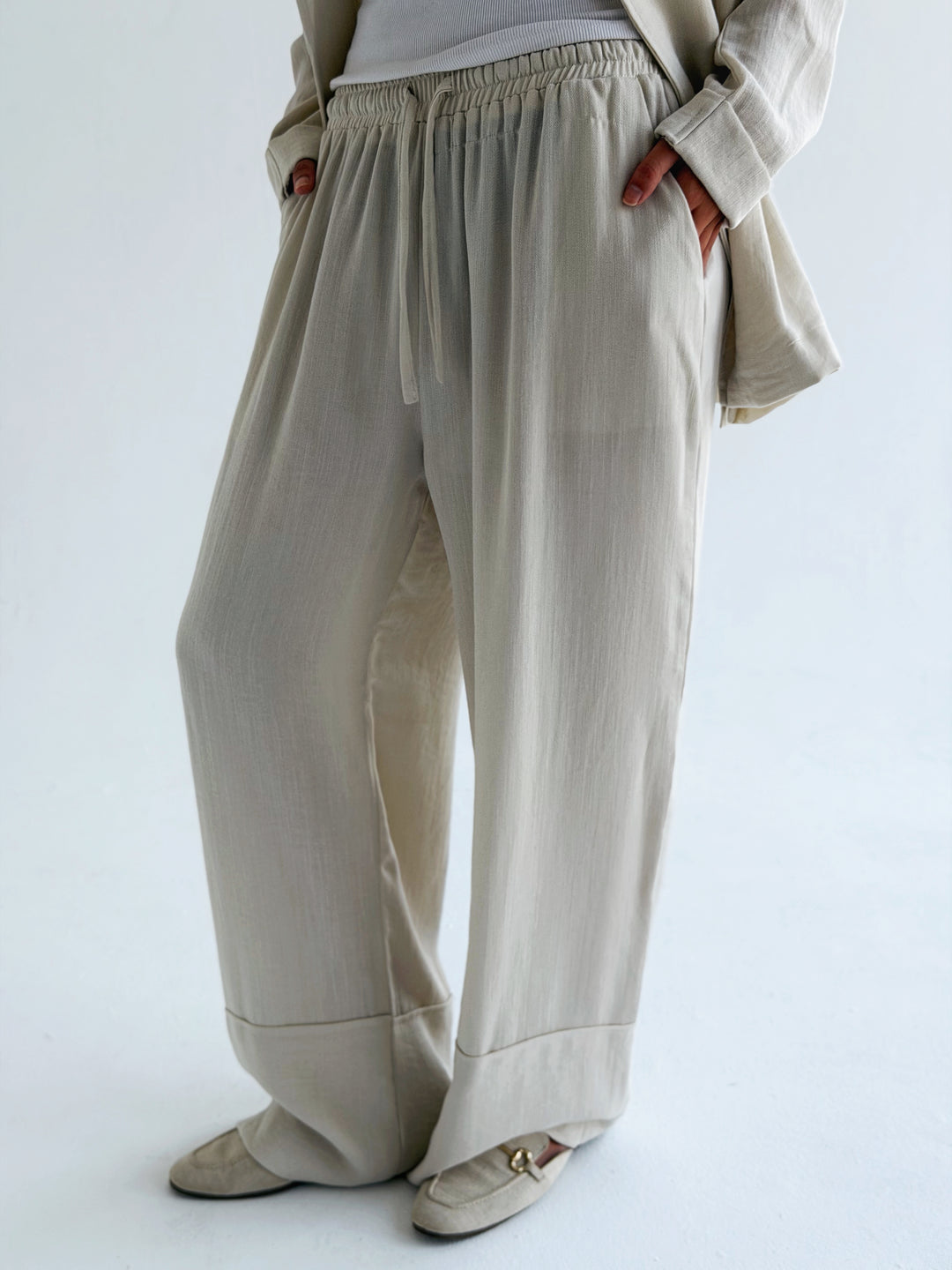 Linen mood set in beige