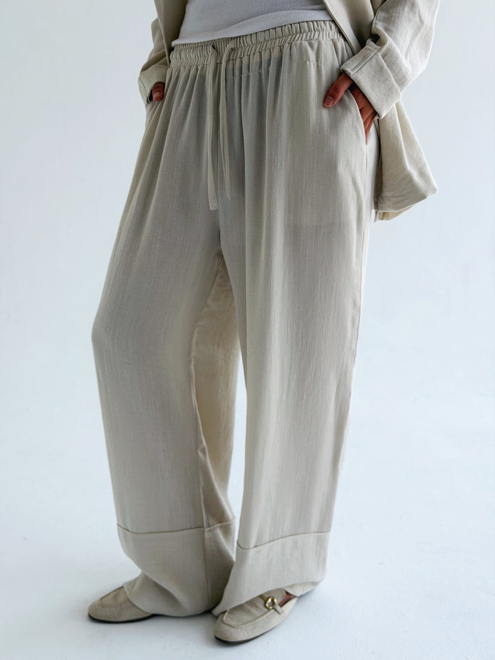 Linen mood set in beige