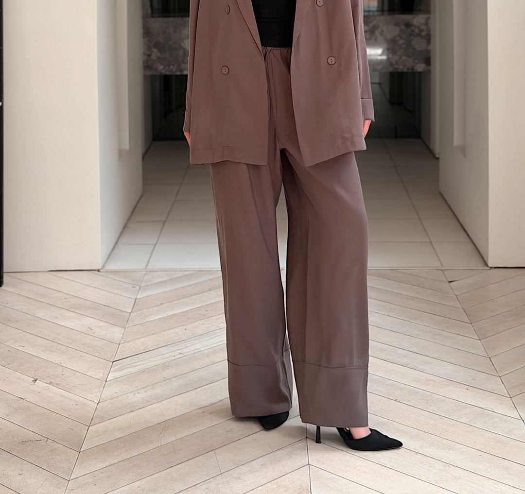 Easy chic pants only in brown