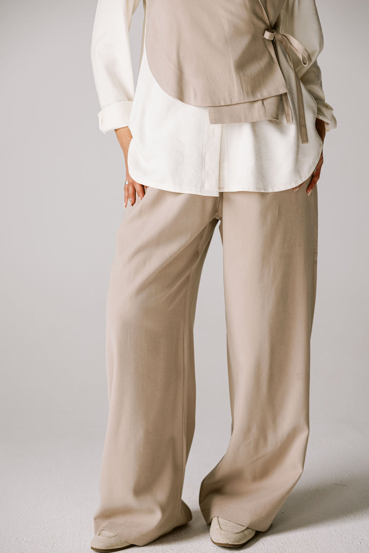 Pants in beige