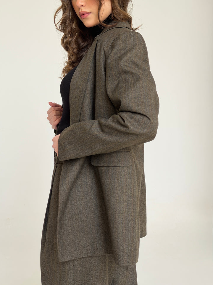 The Tailored Striped blazer in Brown