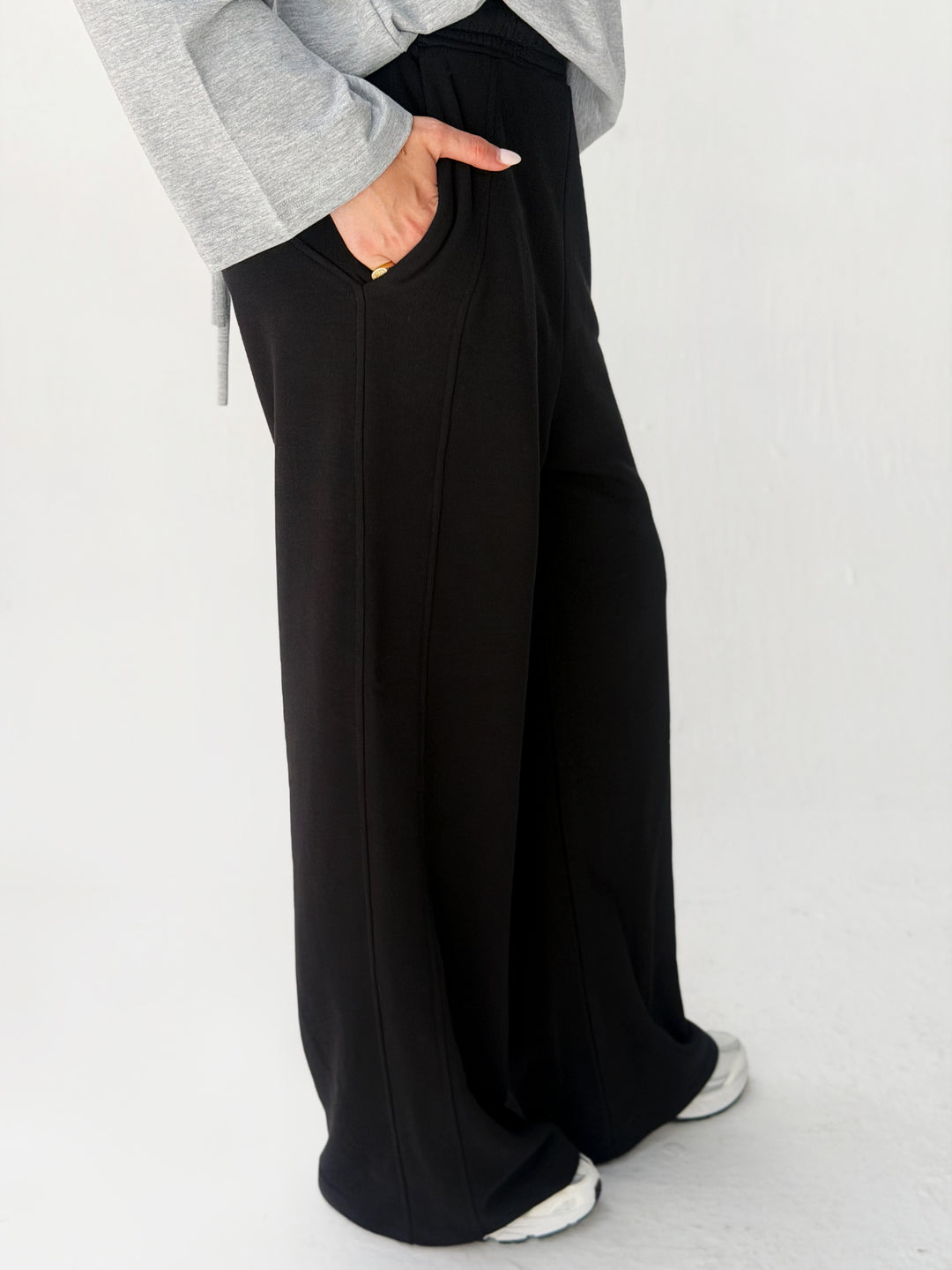 Daily wide pants in Black