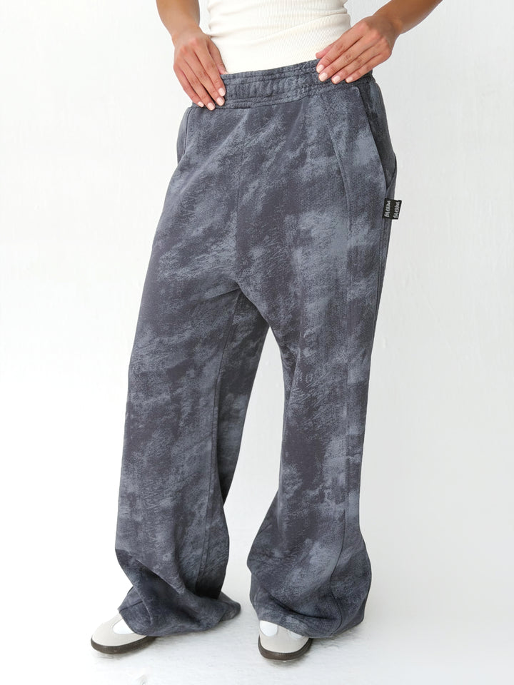 Daily wide pants in dark gray