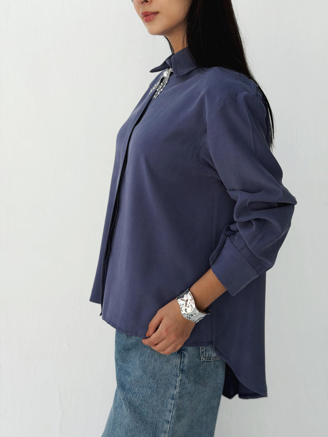 High and low shirt in navy blue