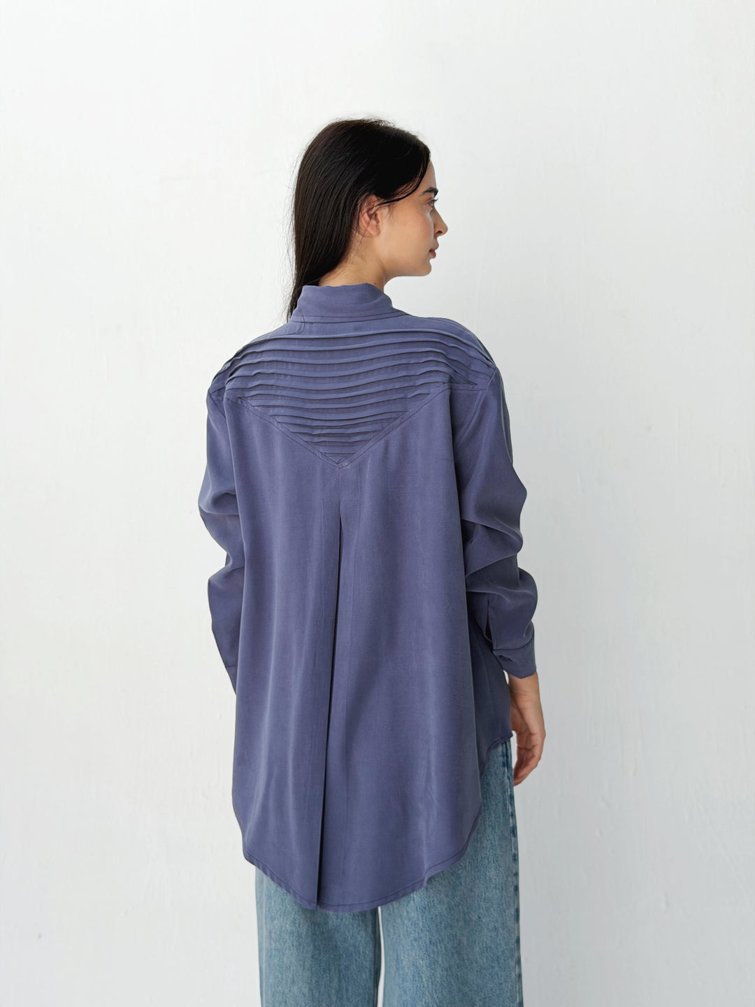 High and low shirt in navy blue