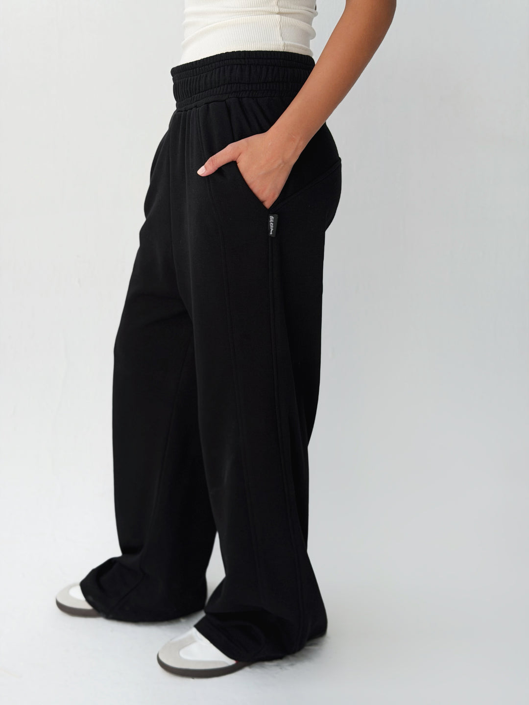 Daily wide pants in Black