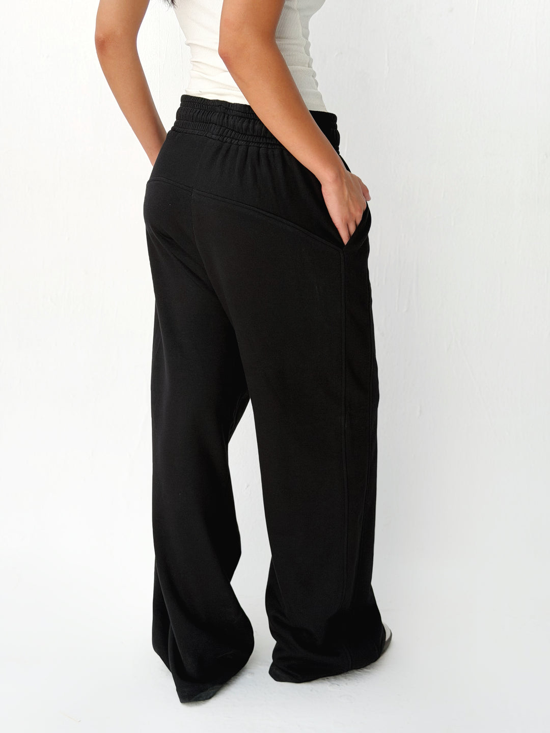Daily wide pants in Black