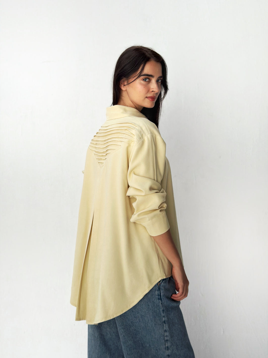 High and low shirt in yellow