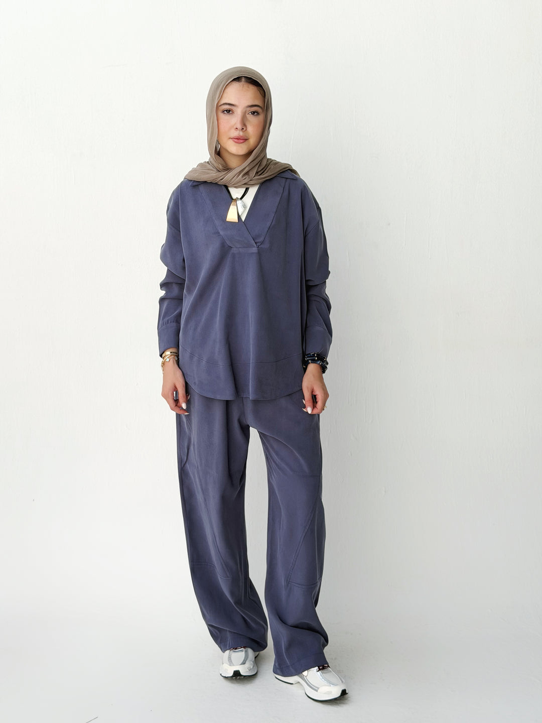 Ease set in navy blue