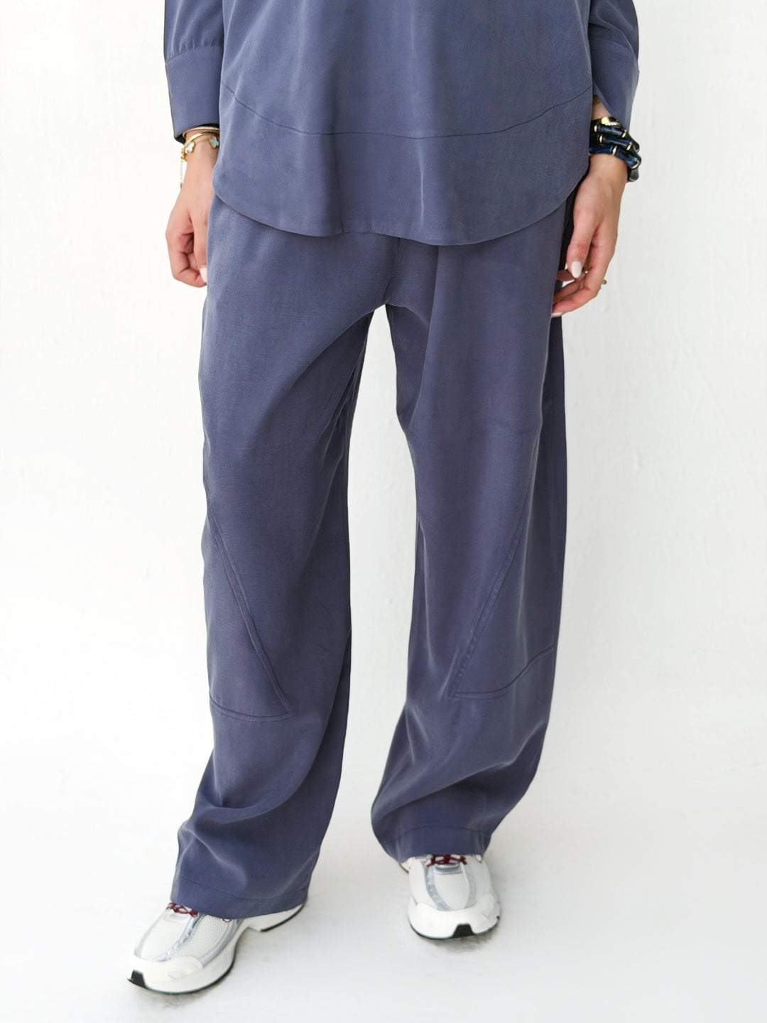 Ease set in navy blue