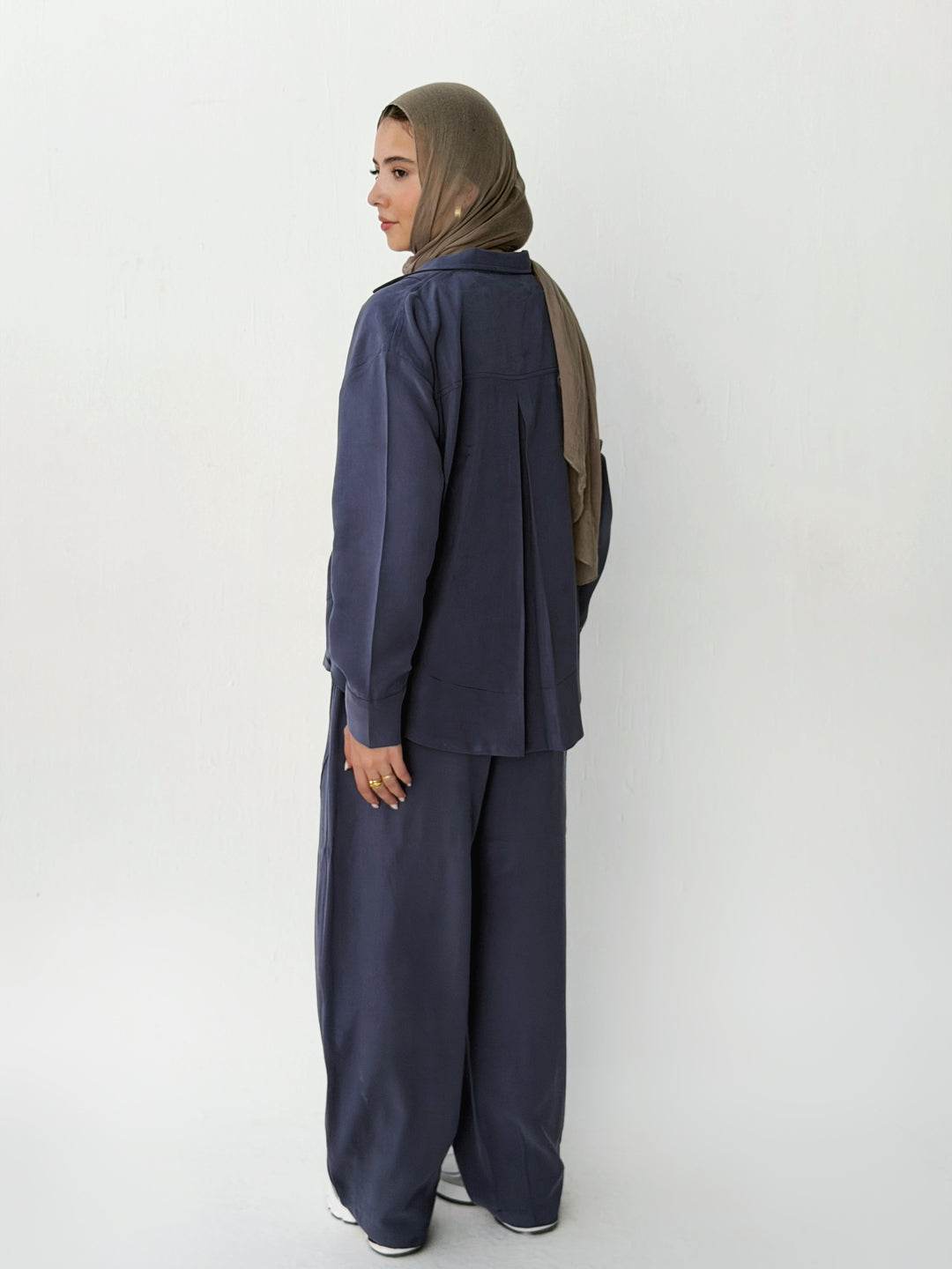Ease set in navy blue