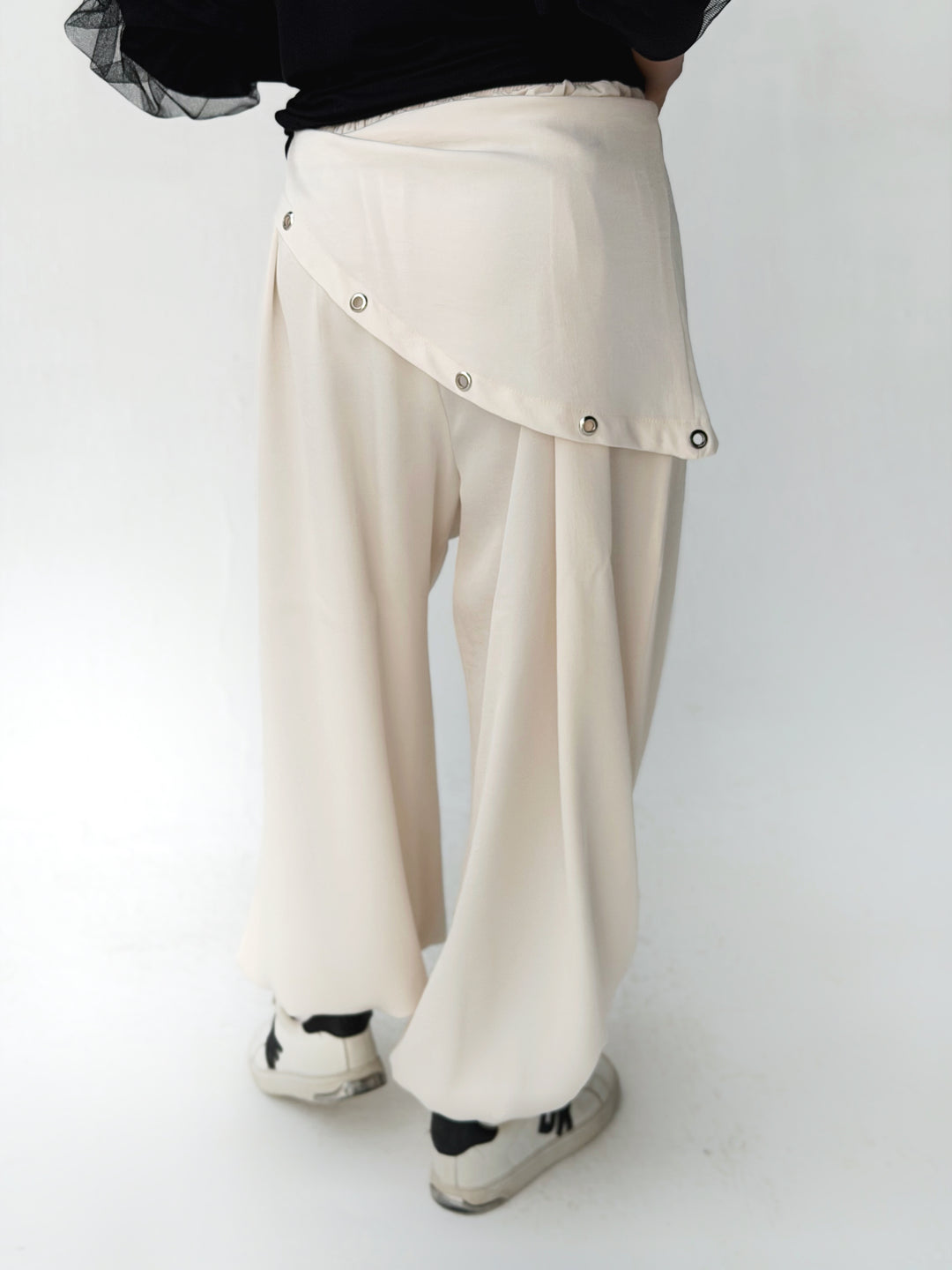 Flow pants in off white